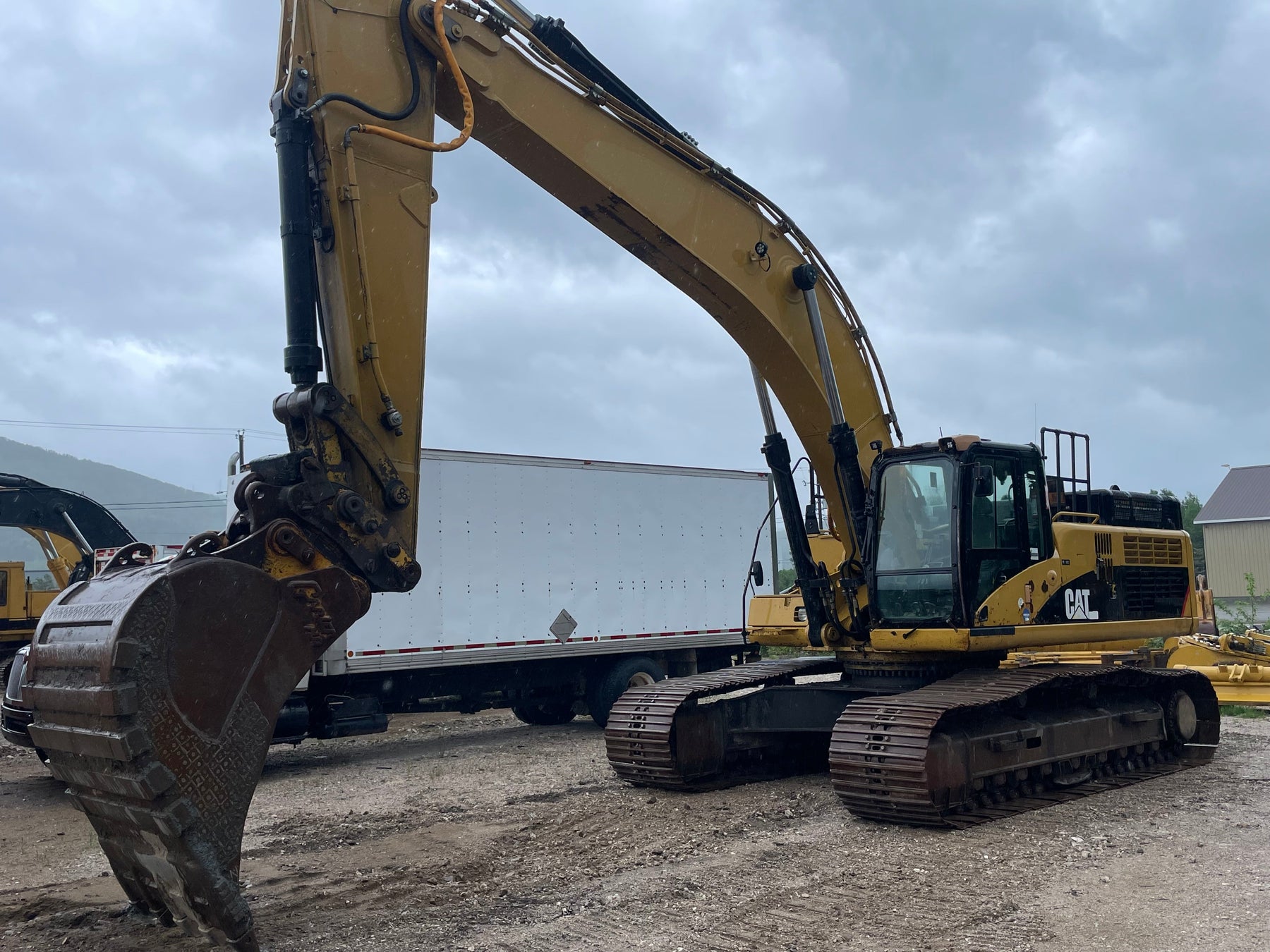 345D CAT excavator