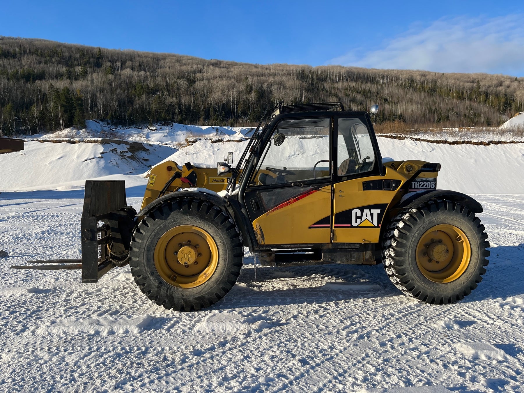 TH220B CAT Telehandler  (SLA00600)